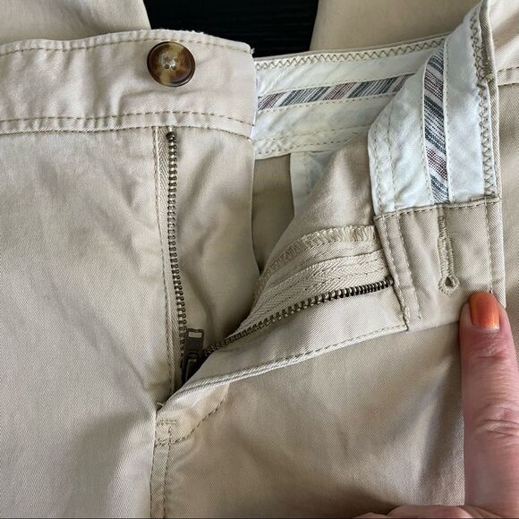 Old Navy Button and Zipper Cotton Spandex 5 Pocket Khaki Capri, 12 - Picture 10 of 11